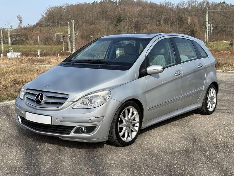 Gebraucht Mercedes B200 136 PS (100 kW) 2005 Silber Van / Kleinbus