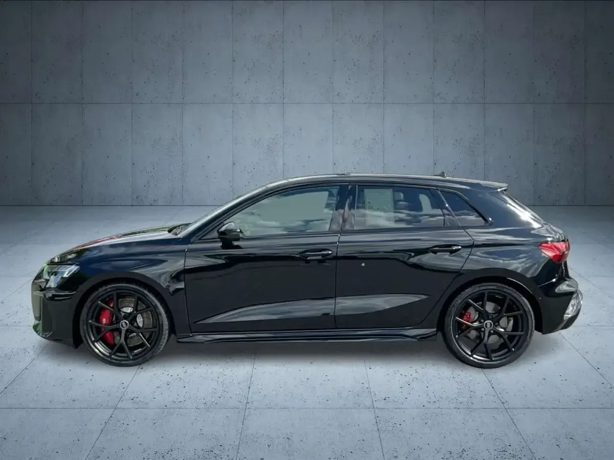 Neu Audi RS3 Sport 400 PS (294 kW) 2025 Mythosschwarz metallic Limousine