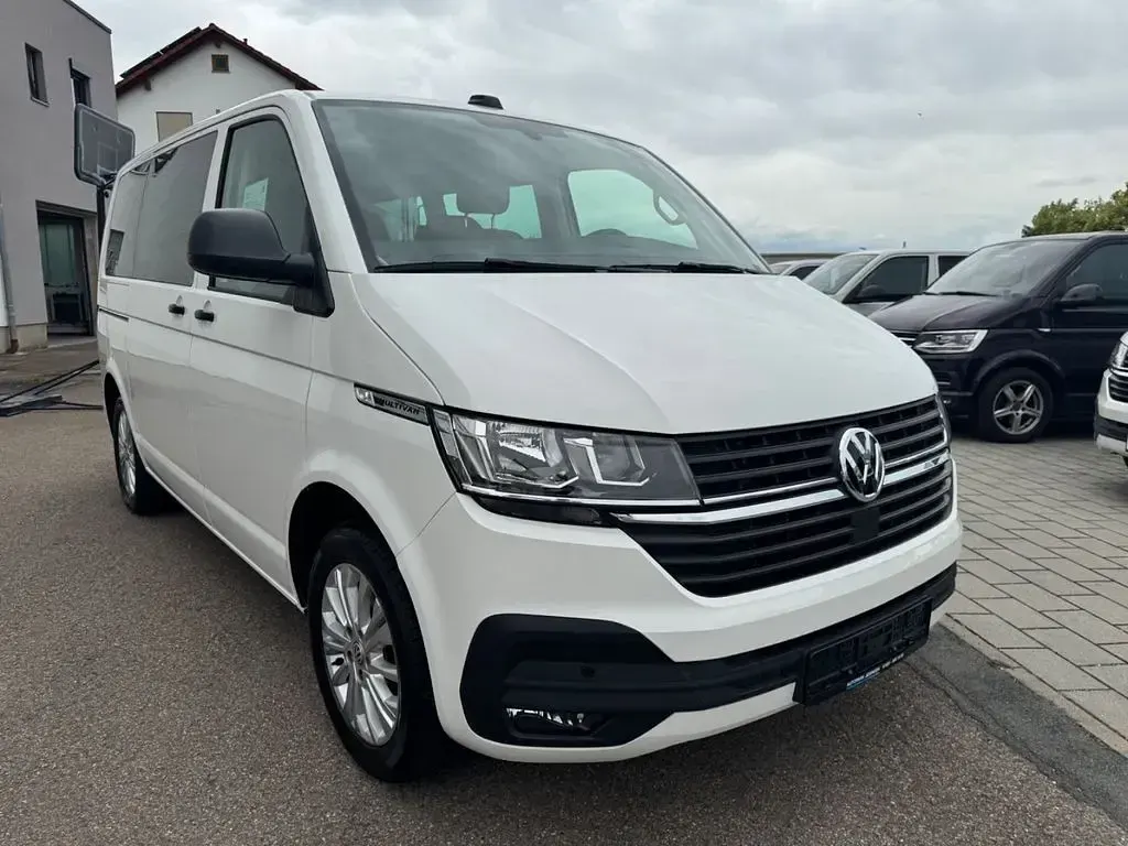 Gebraucht VW Multivan 150 PS (110 kW) 2021 Candyweiß Van / Kleinbus