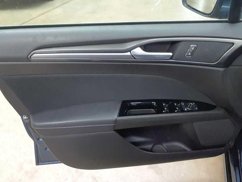 Gebraucht Ford Mondeo Titanium 190 PS (139 kW) 2022 Chromablau metallic Kombi