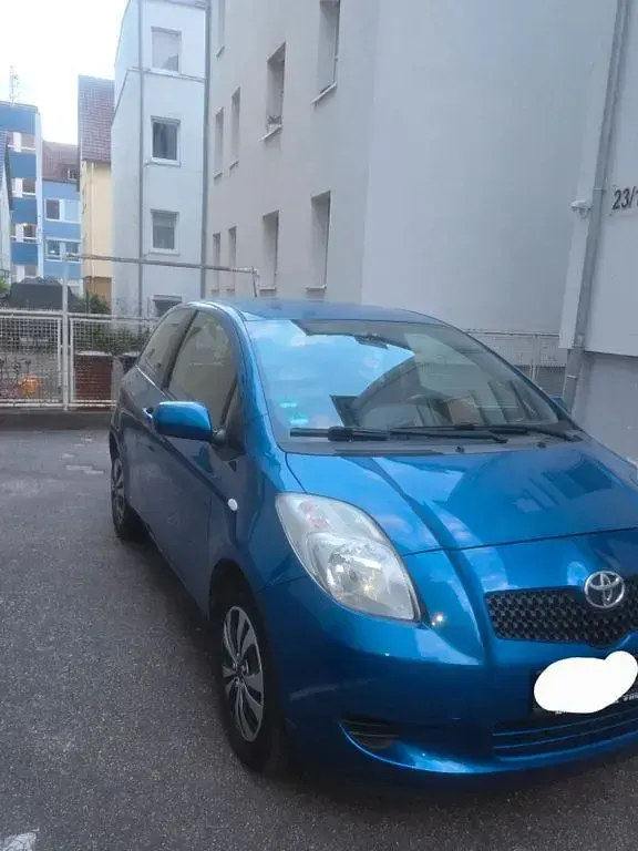 Gebraucht Toyota Yaris 69 PS (50 kW) 2006 Blau Kleinwagen