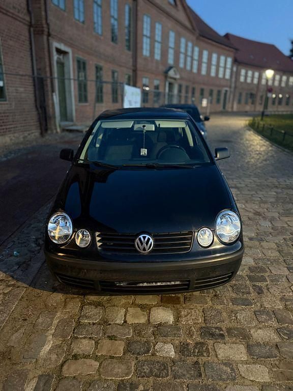 Gebraucht VW Polo 64 PS (47 kW) 2003 Schwarz Limousine