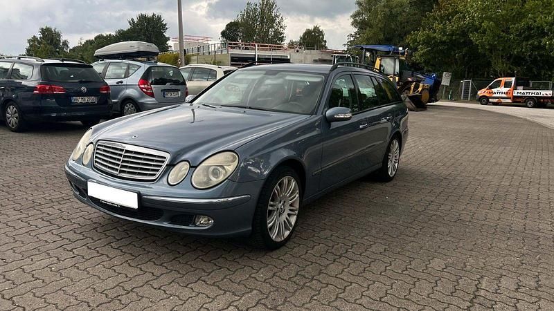 Gebraucht Mercedes E240 Elegance 177 PS (130 kW) 2003 Blau Kombi