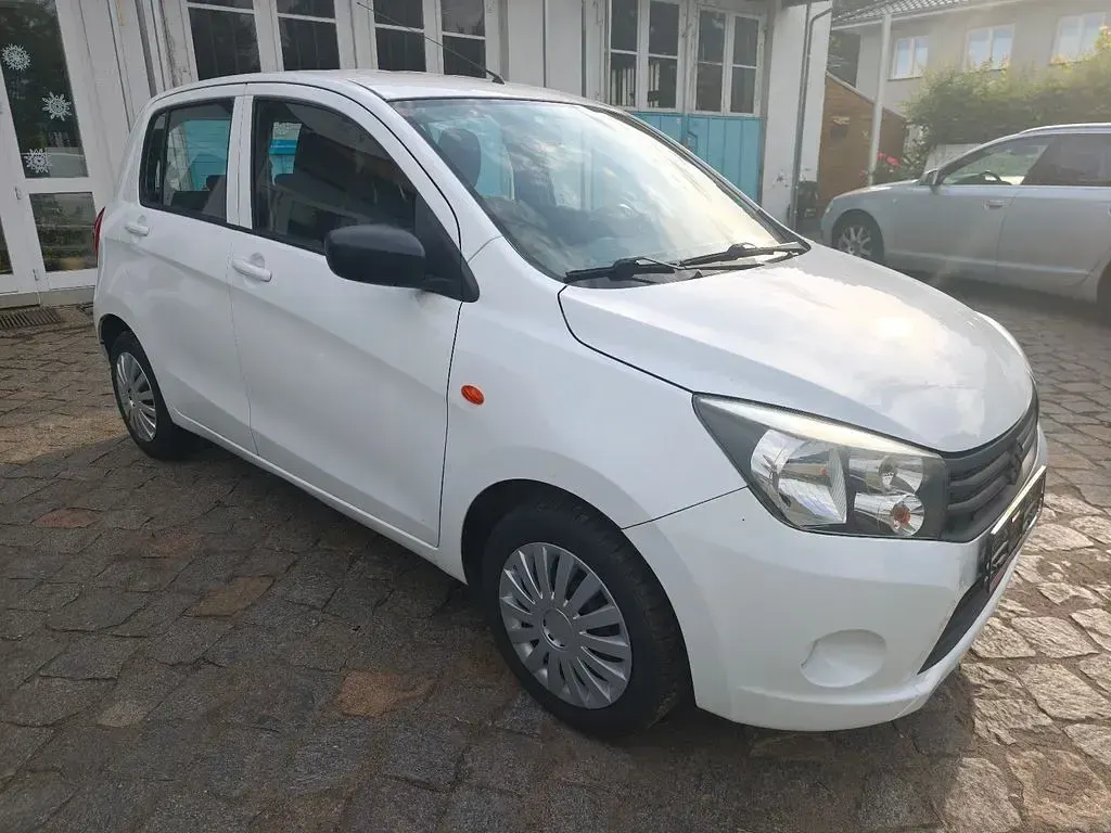 Gebraucht Suzuki Celerio Club 68 PS (50 kW) 2016 Weiß Kleinwagen
