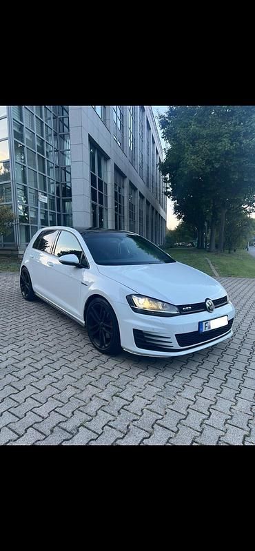 Weiß Gebraucht 2015 VW Golf VII Sportline Kleinwagen | 12.200 € (Fairer Preis) - Bild 1/4