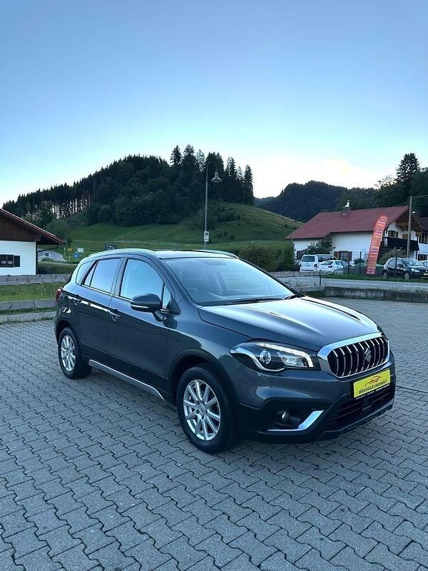 Gebraucht Suzuki SX4 S-Cross 129 PS (94 kW) 2020 Grau SUV