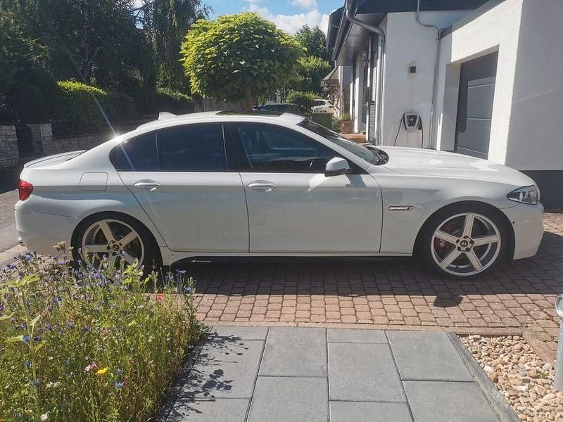 Weiß Gebraucht 2014 BMW 535 M Sport Limousine | 19.490 € (Fairer Preis) - Bild 1/4