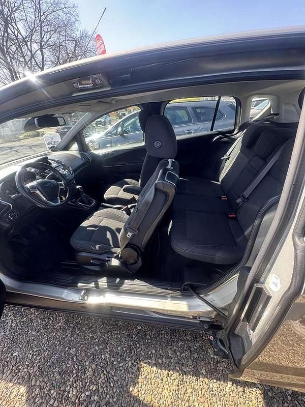 Gebraucht Ford B-MAX Trend 101 PS (74 kW) 2013 Ford b max Van / Kleinbus