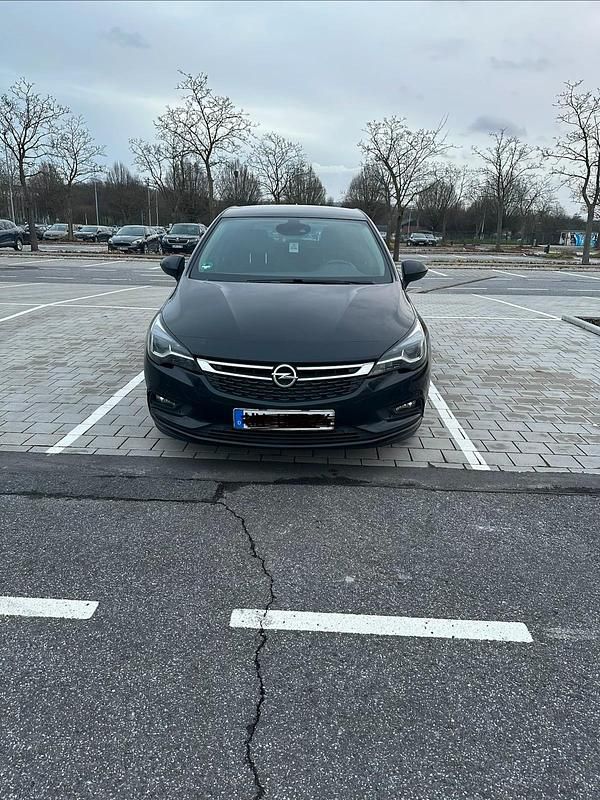 Schwarz Gebraucht 2018 Opel Astra Kleinwagen | 13.000 € (Fairer Preis) - Bild 1/4