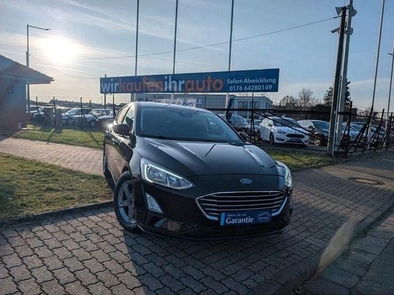 Schwarz Gebraucht 2018 Ford Focus Cool & Connect Limousine | 8.899 € (Fairer Preis) - Bild 1/4