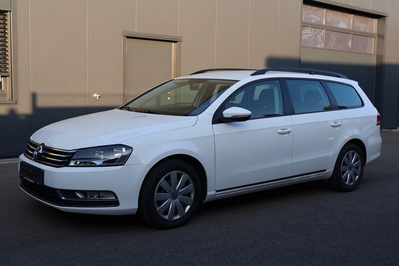 Weiß Gebraucht 2012 VW Passat Business Kombi | 5.450 € (Fairer Preis) - Bild 1/4