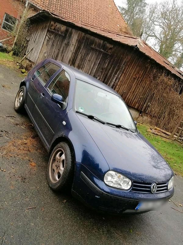 Blau Gebraucht 2000 VW Golf IV Kleinwagen | 799 € (Superpreis) - Bild 1/4