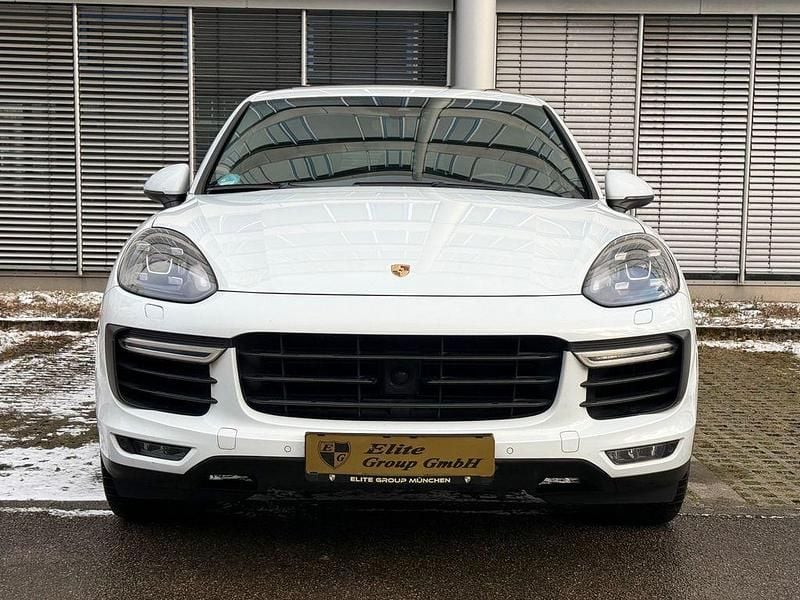Gebraucht Porsche Cayenne Turbo Chrono 519 PS (381 kW) 2016 Weiß SUV