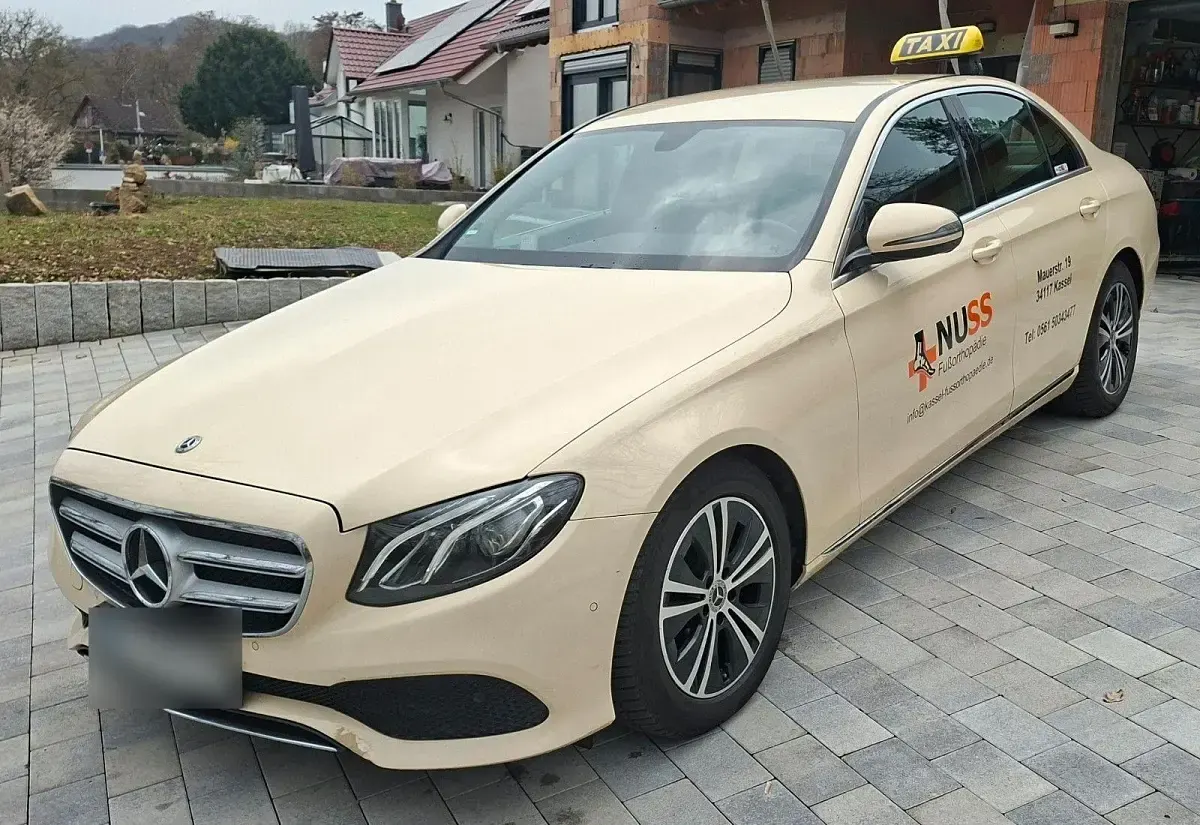 Second-hand Mercedes E200 150 CP (110 kW) 2019 Galben Berlinǎ