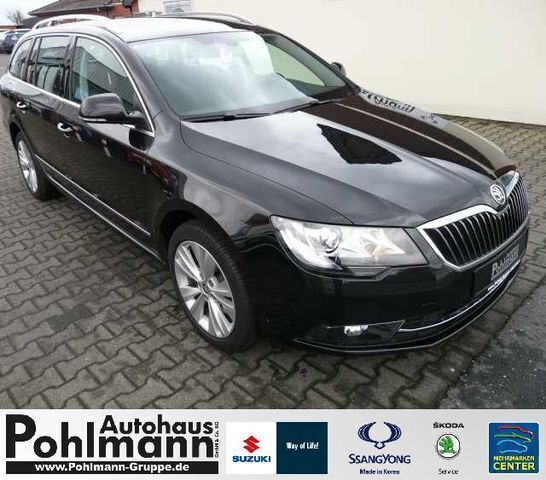 Schwarz metallic Gebraucht 2014 Skoda Superb Elegance Kombi | 23.990 € - Bild 1/4