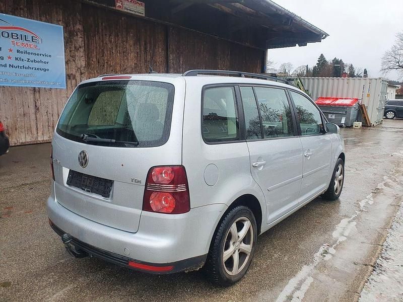 Gebraucht VW Touran Trendline 105 PS (77 kW) 2008 Silber Van / Kleinbus