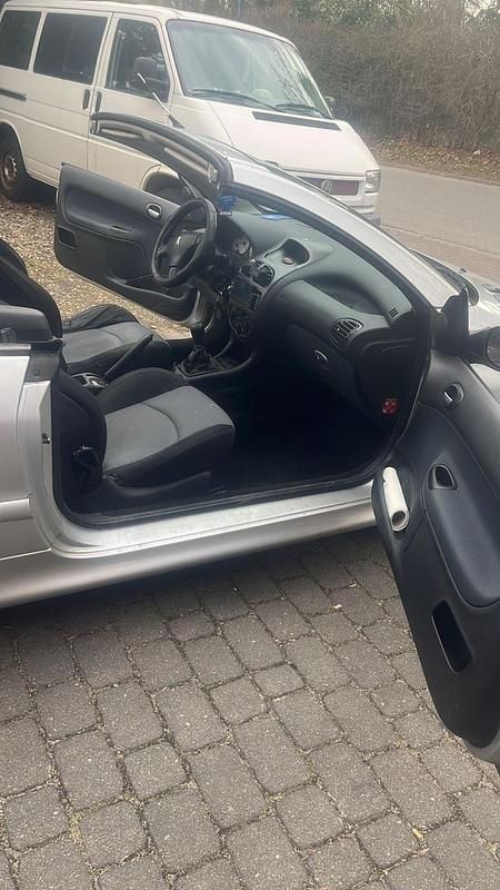 Gebraucht Peugeot 206 CC 109 PS (80 kW) 2005 Silber Cabrio
