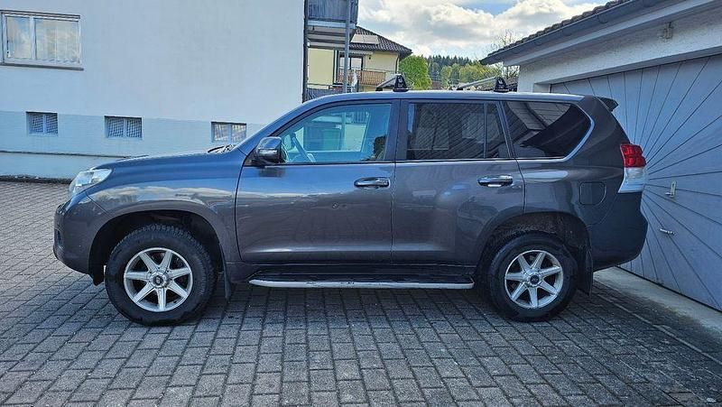 Gebraucht Toyota Land Cruiser TEC-Edition 190 PS (139 kW) 2013 Grau SUV