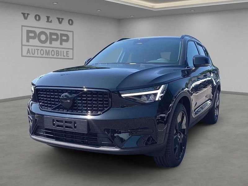 Neu Volvo XC40 Plus 163 PS (119 kW) 2026 Onyx black SUV