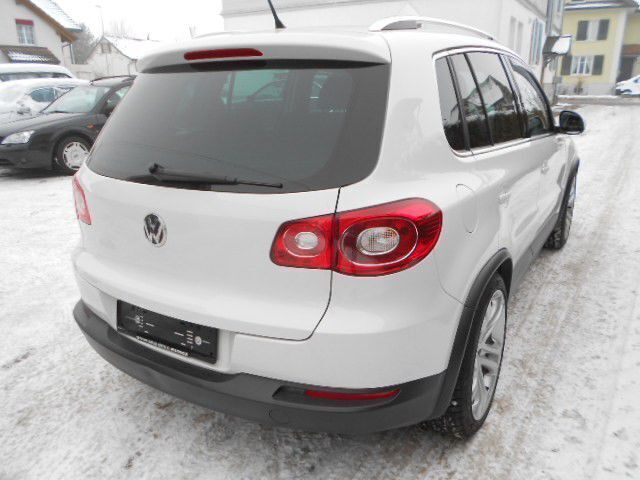 Gebraucht VW Tiguan Sport 170 PS (125 kW) 2010 Weiß metallic SUV