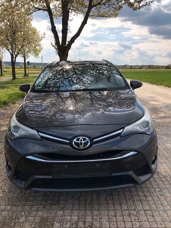 Gebraucht Toyota Avensis Edition-S 143 PS (105 kW) 2016 Grau Kombi