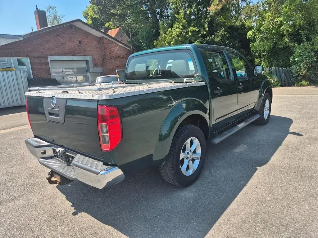 Gebraucht Nissan Navara SE 190 PS (139 kW) 2014 Grün Pickup