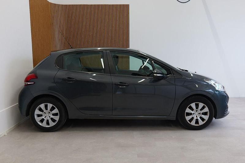 Gebraucht Peugeot 208 Access 68 PS (50 kW) 2016 Grau Kleinwagen