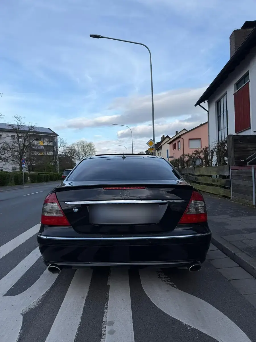 Gebraucht Mercedes E320 224 PS (164 kW) 2008 Andere farben Limousine