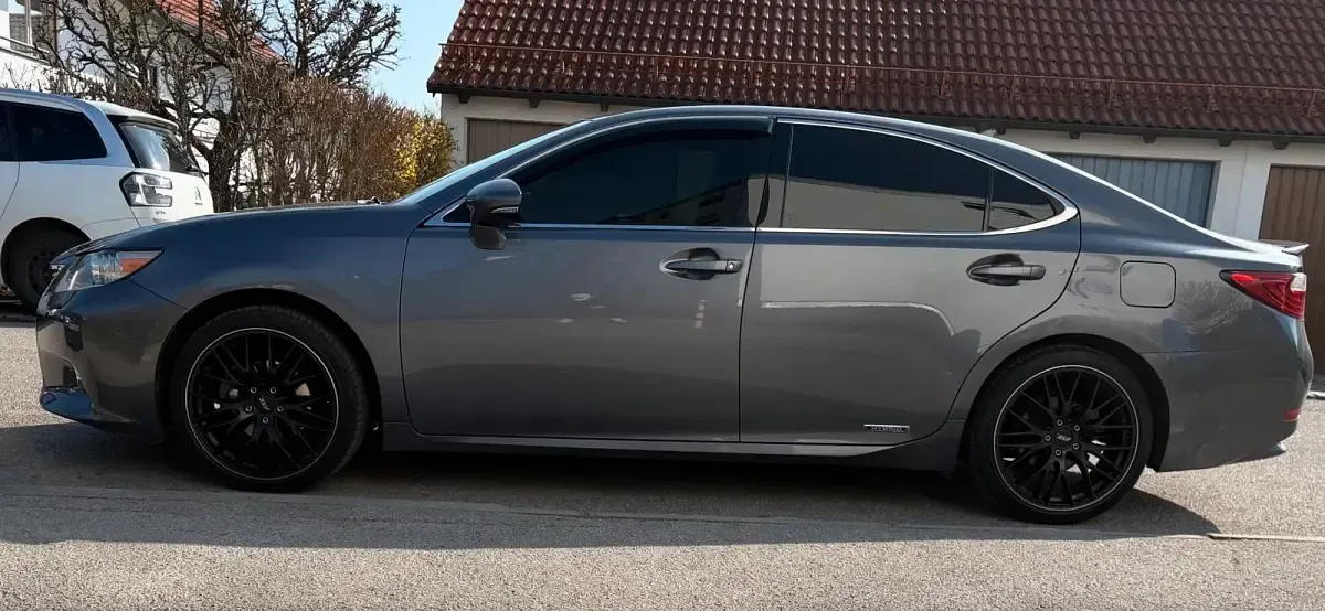 Gebraucht Lexus ES300 204 PS (150 kW) 2013 Grau Limousine