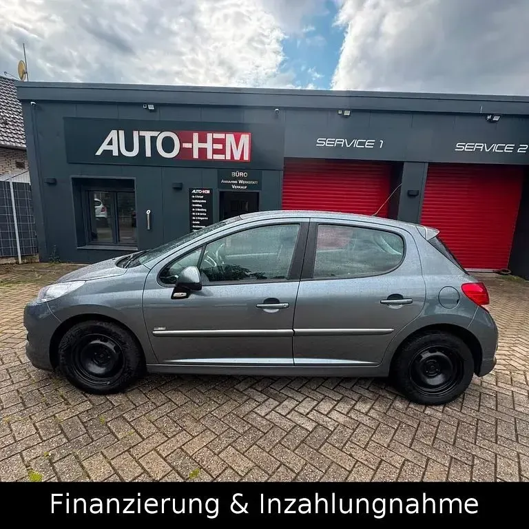 Gebraucht Peugeot 207 90 PS (66 kW) 2011 Grau Limousine
