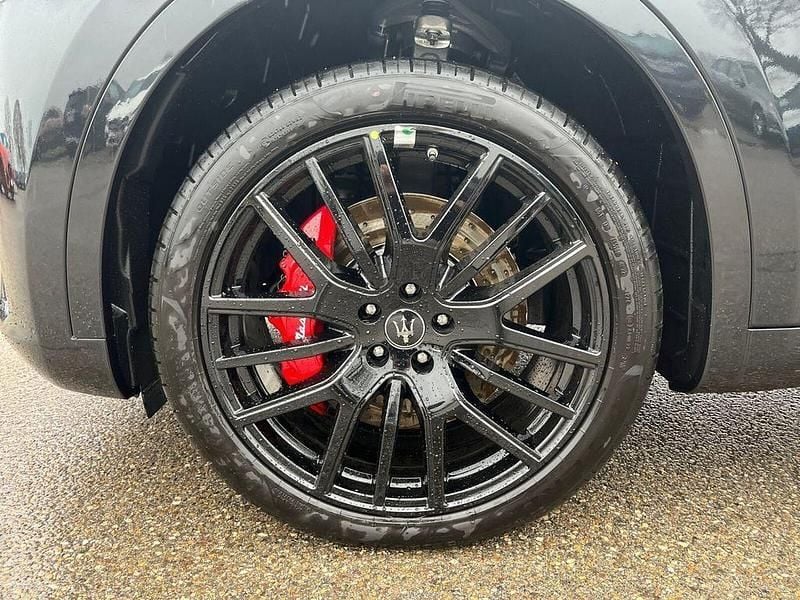 Diverse metallic Gebraucht 2024 Maserati Levante SUV | 102.690 € - Bild 1/4