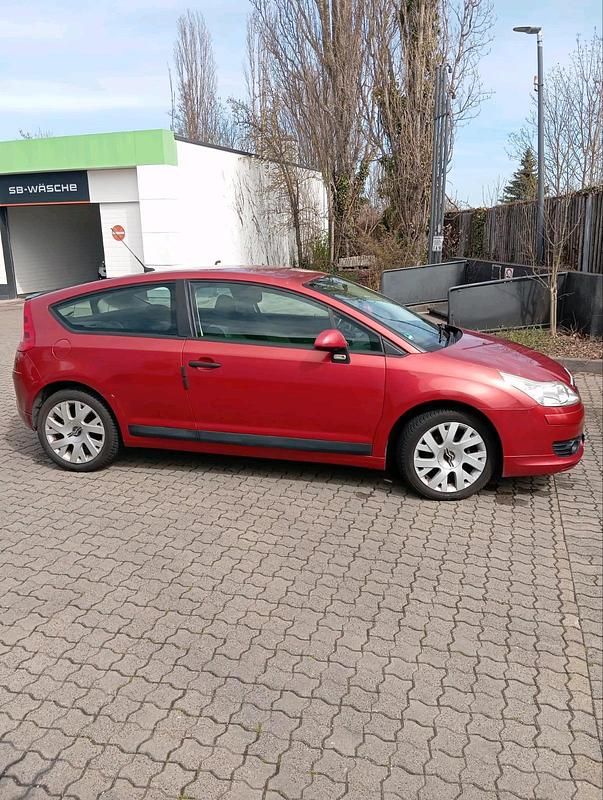Second-hand Citroën C4 105 CP (77 kW) 2006 Roșu Hatchback
