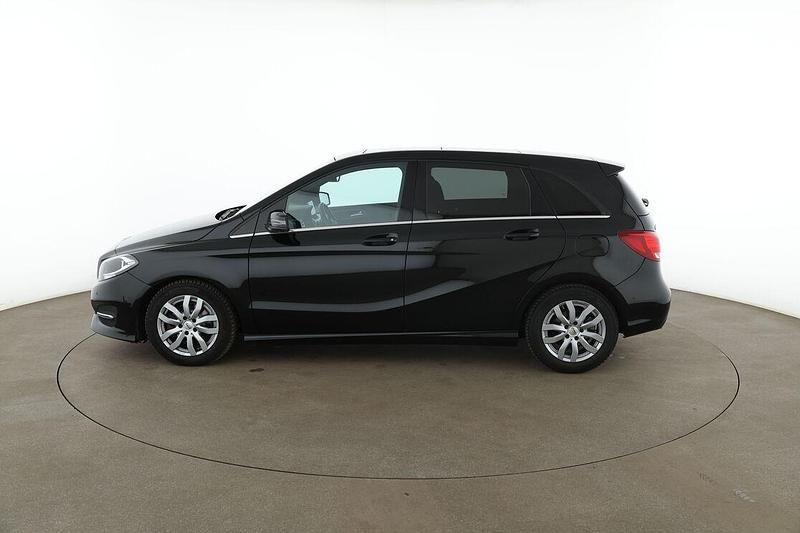 Usado Mercedes B200 Urban 156 HP (114 kW) 2017 Preto Monovolume