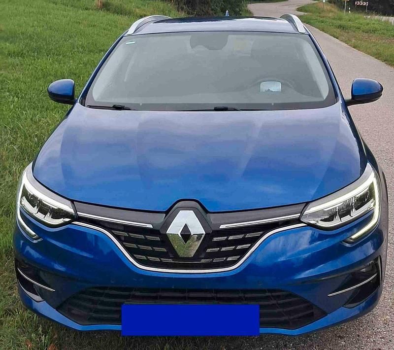 Blau Gebraucht 2021 Renault Mégane GrandTour Intens Kombi | 19.300 € (Etwas zu teuer) - Bild 1/4