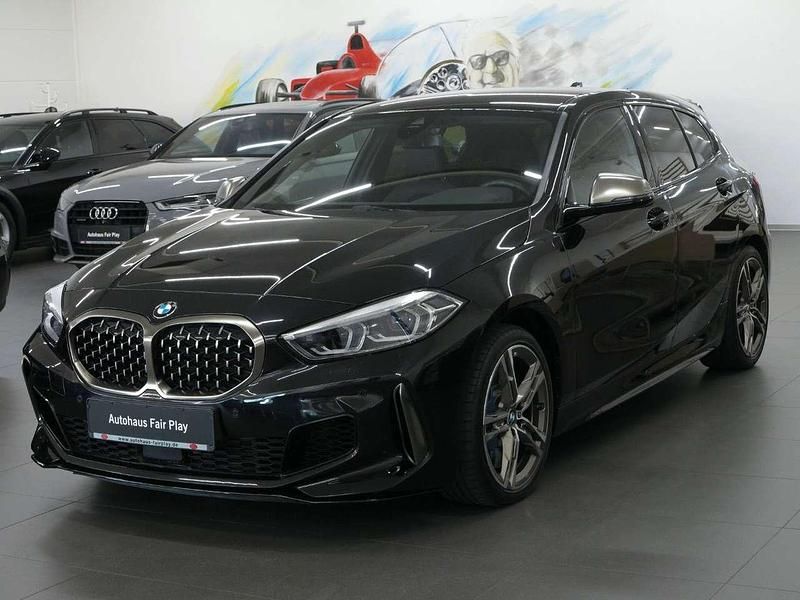Black sapphire metallic Gebraucht 2020 BMW 135 Kleinwagen | 29.300 € (Fairer Preis) - Bild 1/4