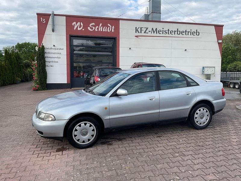 Silber Gebraucht 1998 Audi A4 Limousine | 1.400 € (Guter Preis) - Bild 1/4