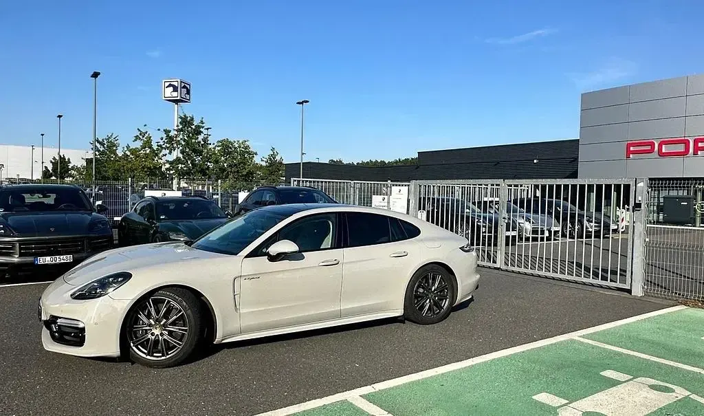 Gebraucht Porsche Panamera 4 E-Hybrid 462 PS (339 kW) 2019 Grau Kleinwagen