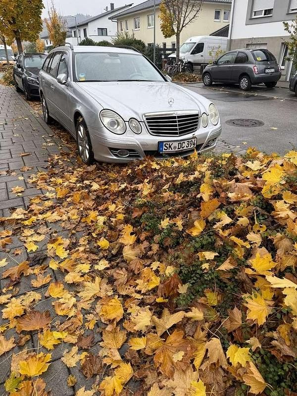 Grau Gebraucht 2006 Mercedes E320 Avantgarde Kombi | 3.500 € (Fairer Preis) - Bild 1/4