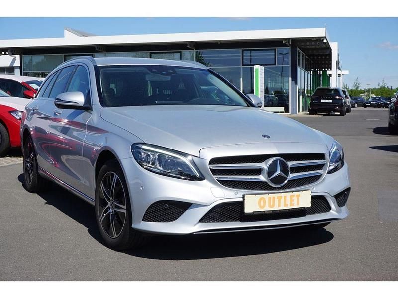 Silber Gebraucht 2021 Mercedes C200 Avantgarde Kombi | 26.440 € (Superpreis) - Bild 1/4