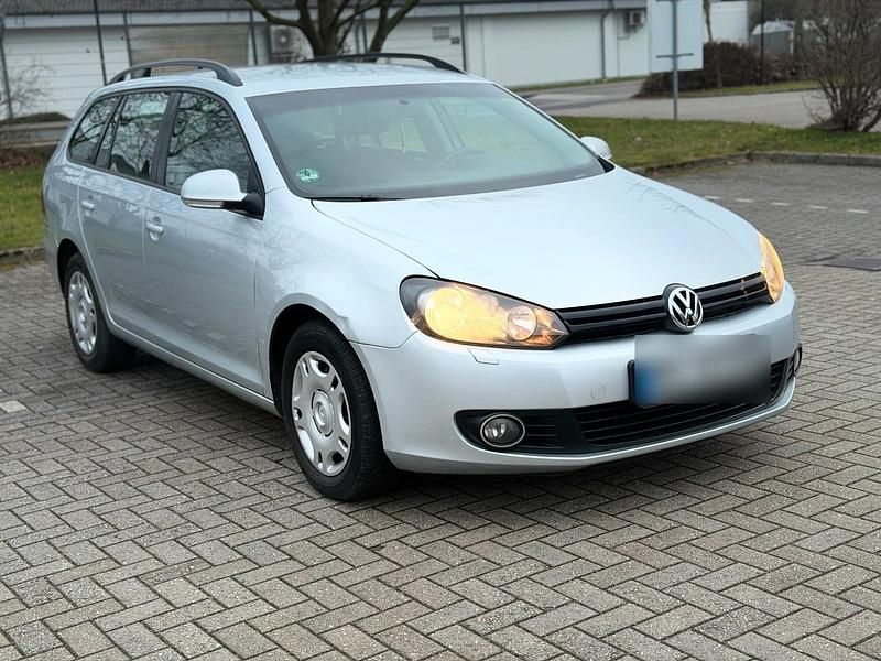 Gebraucht VW Golf 105 PS (77 kW) 2011 Silber Kombi