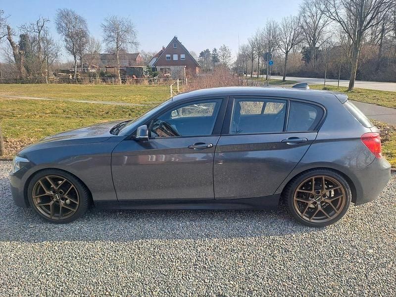 Gebraucht BMW 116 Performance 116 PS (85 kW) 2012 Grau Kleinwagen
