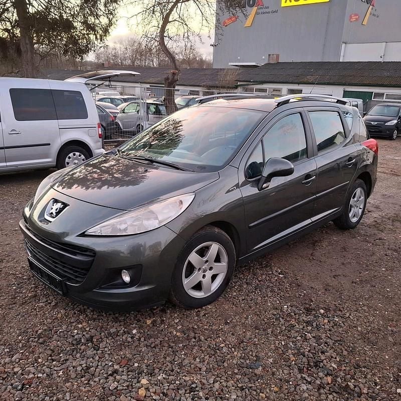 Gebraucht Peugeot 207 96 PS (70 kW) 2010 Grün Kombi
