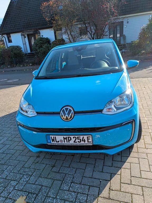 Blau Gebraucht 2021 VW e-up! Kleinwagen | 11.000 € (Superpreis) - Bild 1/4