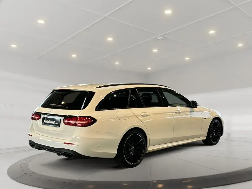 Gebraucht Mercedes E400 AMG 330 PS (242 kW) 2023 Weiß Limousine