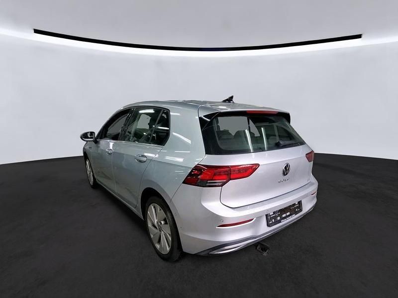 Gebraucht VW Golf VIII Style 131 PS (96 kW) 2023 Reflexsilber metallic (metallic) Limousine