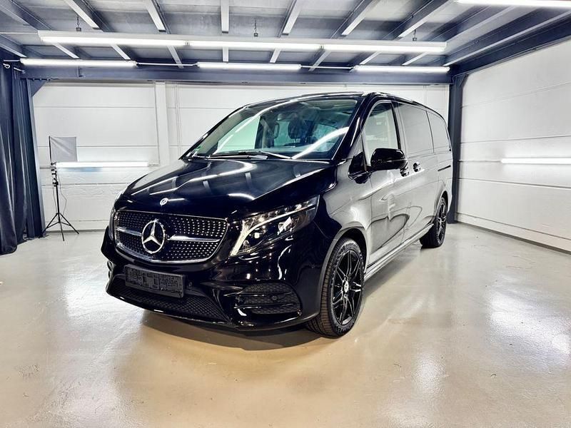 Schwarz Gebraucht 2022 Mercedes V300 Exclusive Van / Kleinbus | 67.900 € (Superpreis) - Bild 1/4