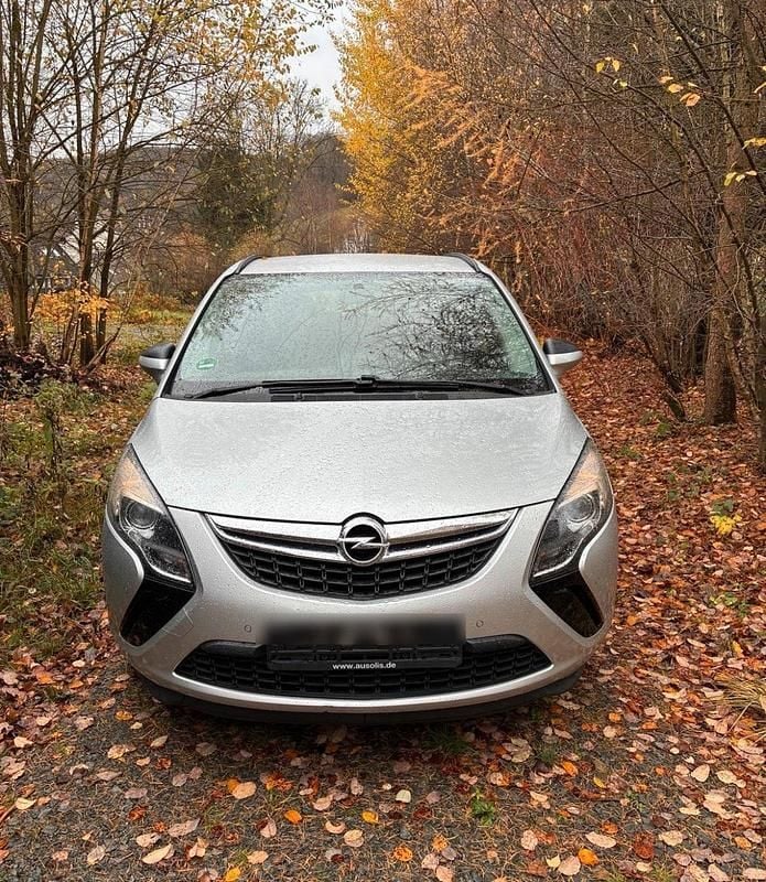 Silber Gebraucht 2015 Opel Zafira Van / Kleinbus | 6.900 € (Fairer Preis) - Bild 1/4