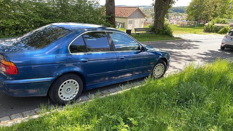 Second-hand BMW 525 192 CP (141 kW) 2002 Albastru Berlinǎ