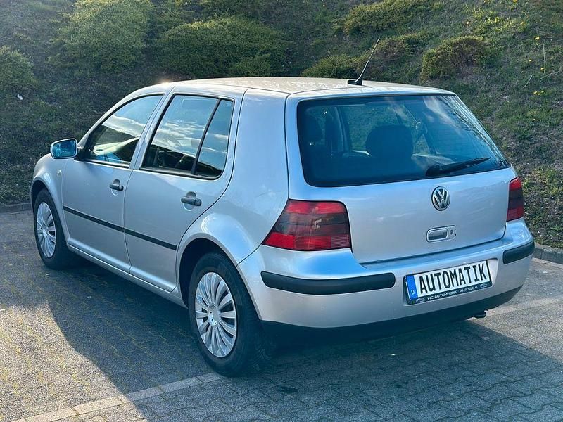 Gebraucht VW Golf IV 102 PS (75 kW) 2001 Silber Limousine