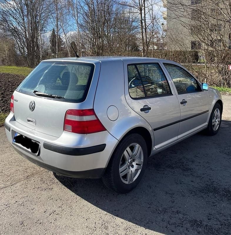 Gebraucht VW Golf IV 2003 Silber Limousine
